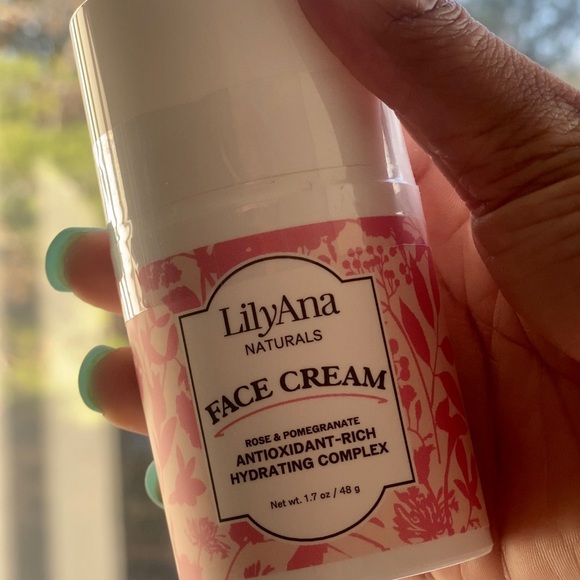 Skincare Set - Retinol, Face, Eye Cream & Vitamin C Serum - Picture 10 of 10